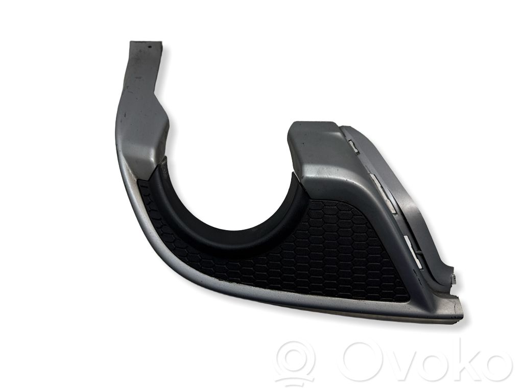 Volvo V40 Apakšējā bampera daļa 