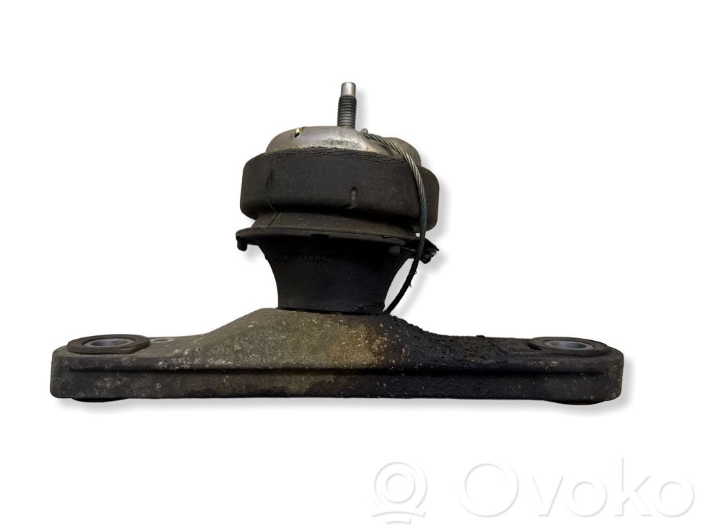 Volvo V40 Engine mount bracket 
