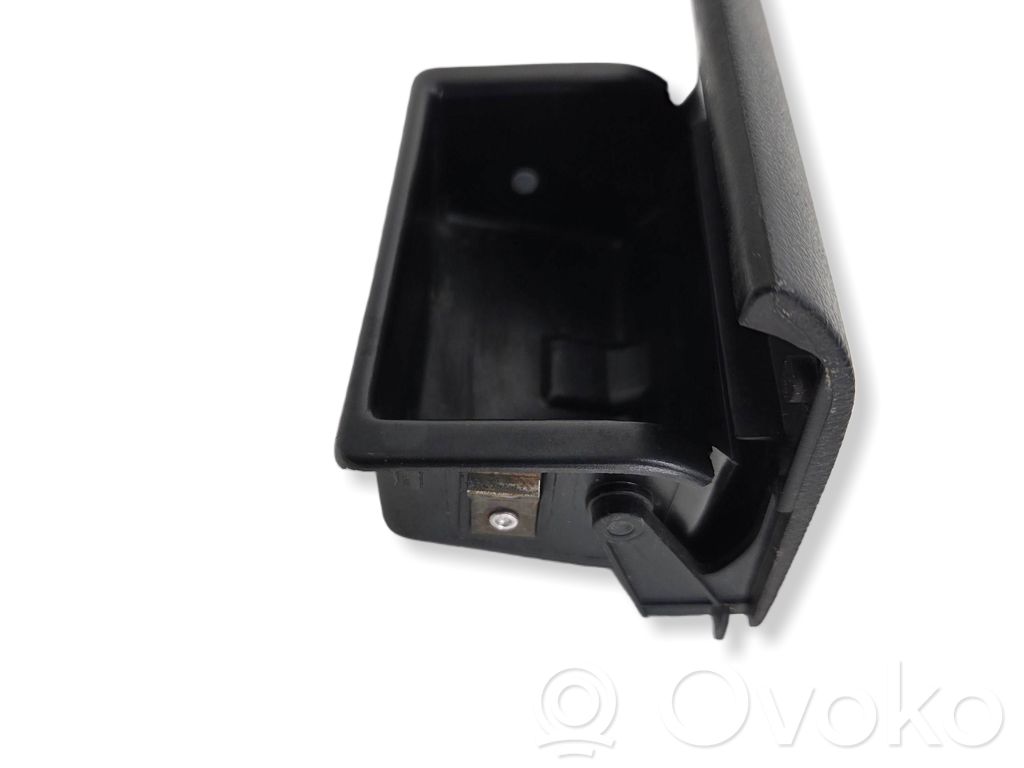 Audi A4 S4 B5 8D Aschenbecher 