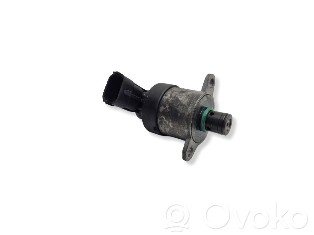 Volvo V70 Fuel pressure regulator 
