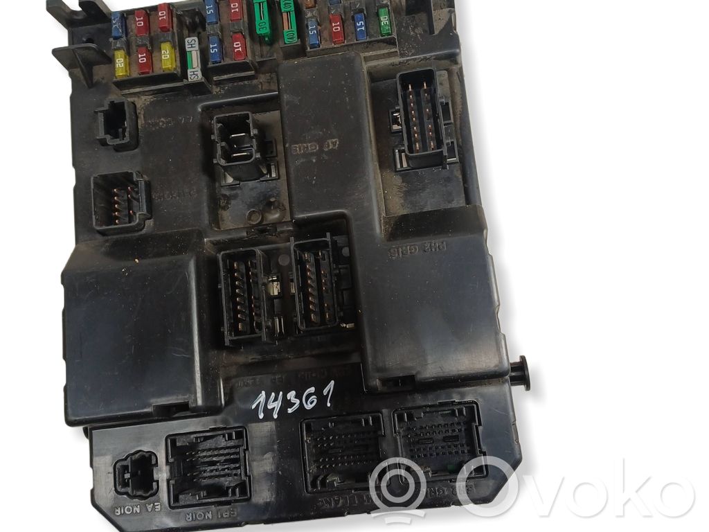Peugeot 307 Fuse module 