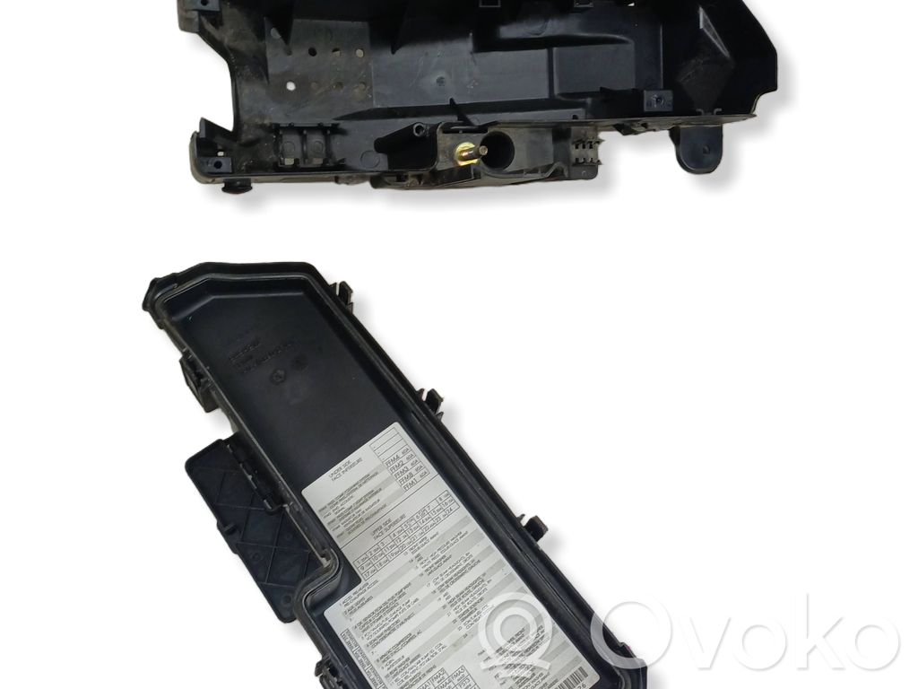 Volvo XC90 Fuse box cover 