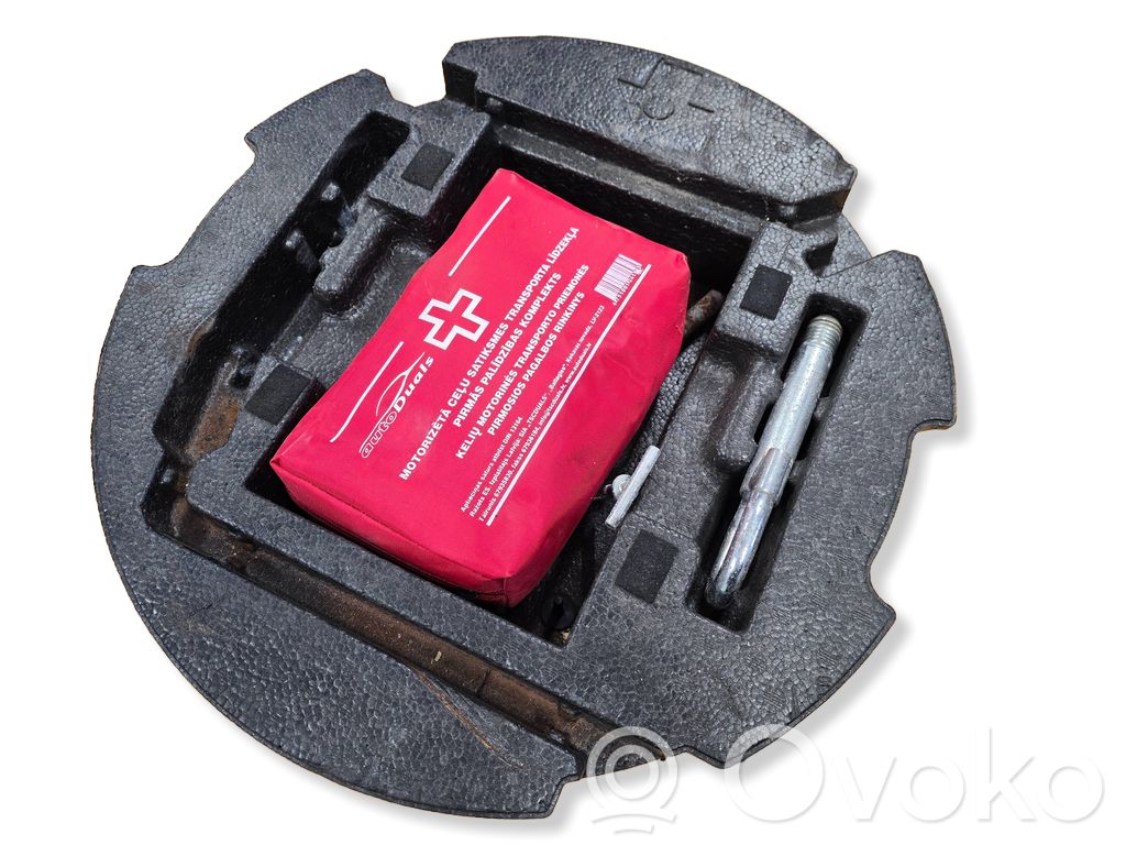 Mazda CX-7 Tool set 