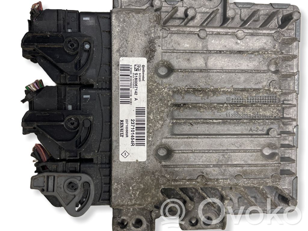 Renault Trafic II (X83) Engine control unit/module 