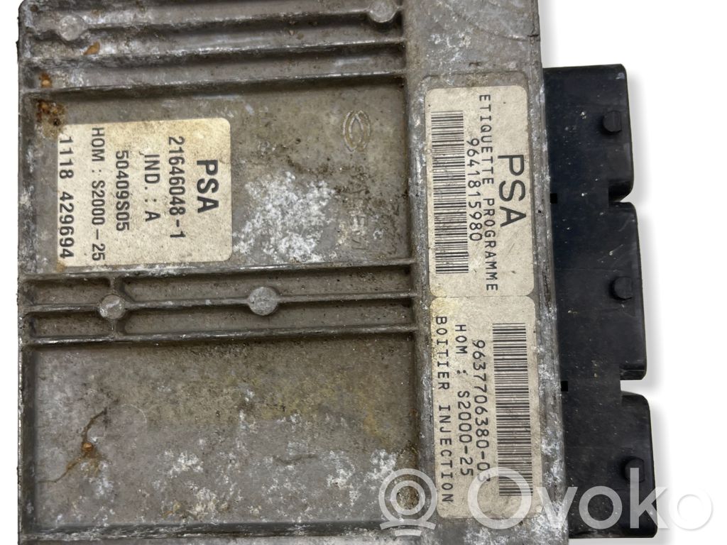 Renault Clio III Engine control unit/module 