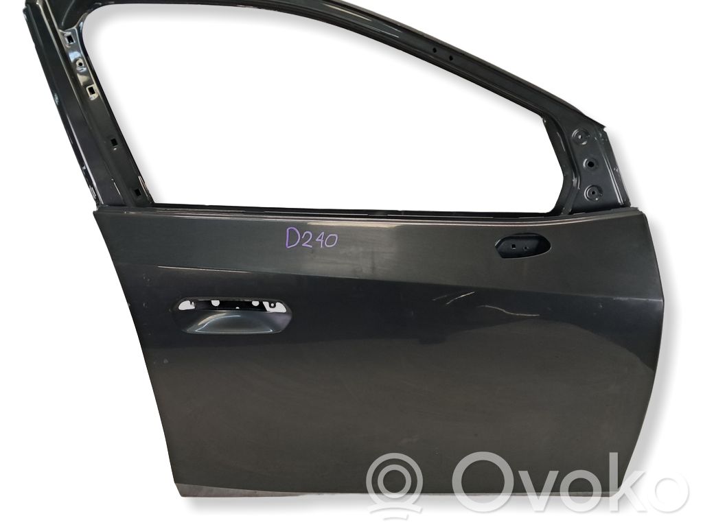 Puerta delantera   D240