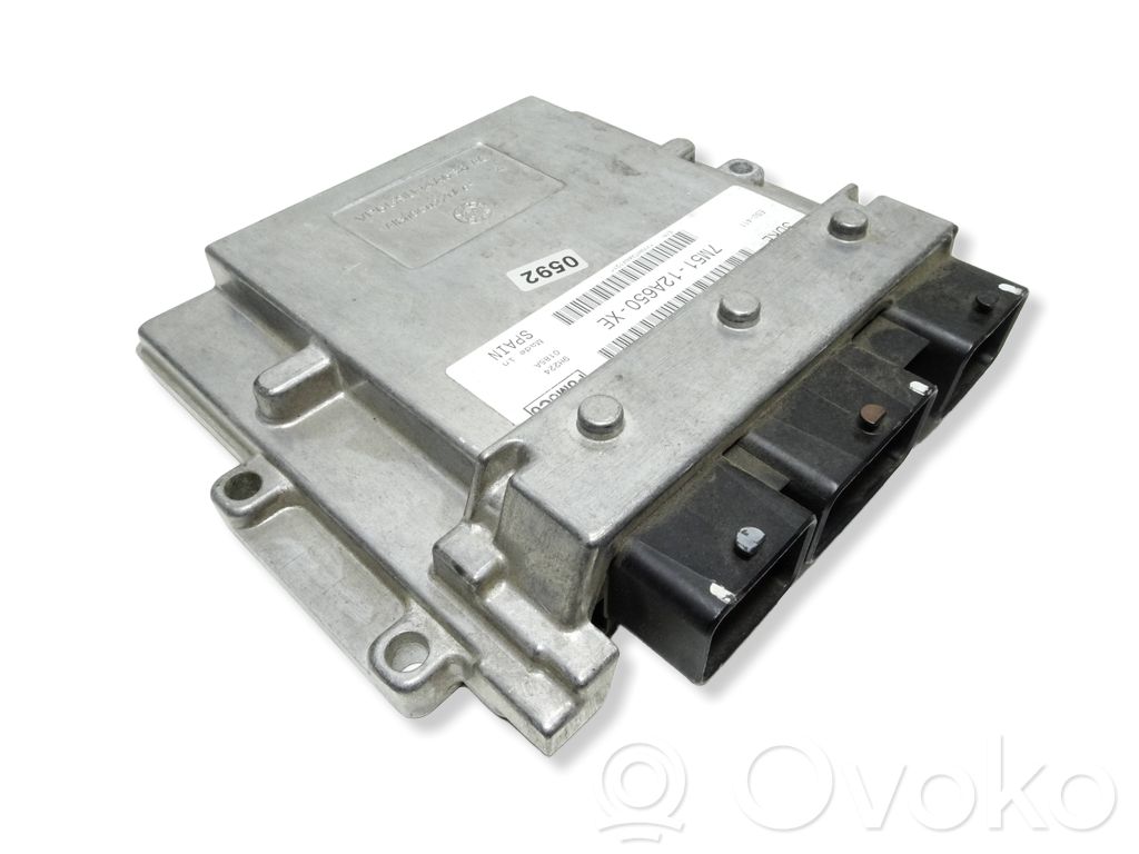 Ford Focus C-MAX Engine control unit/module 
