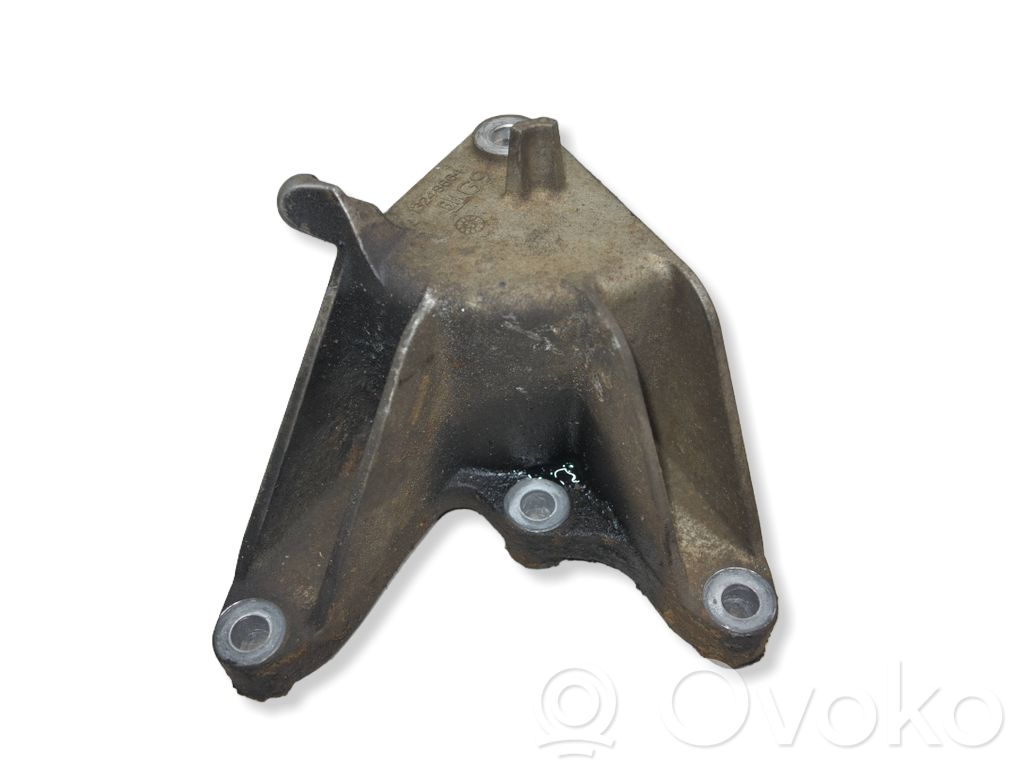 Opel Astra J Engine mounting bracket 