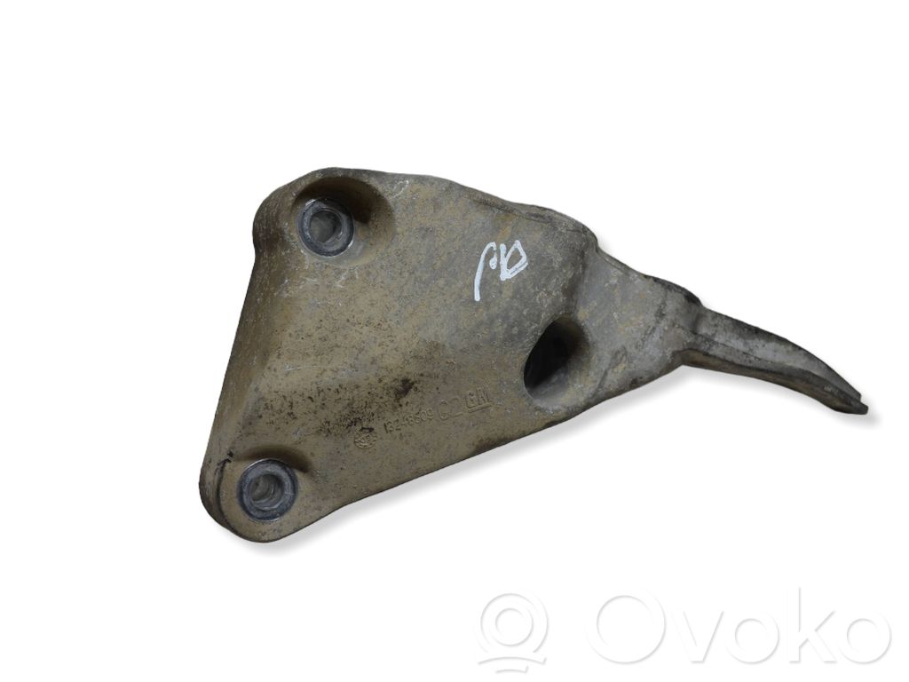Opel Astra J Engine mounting bracket 