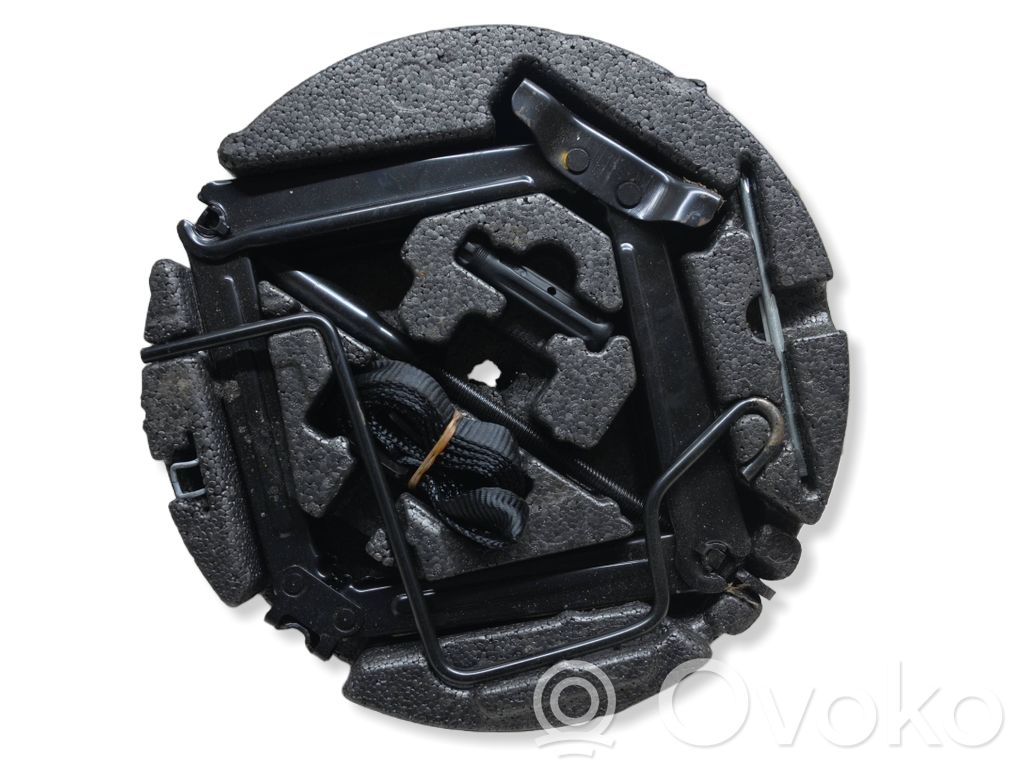 Opel Astra J Tool set 