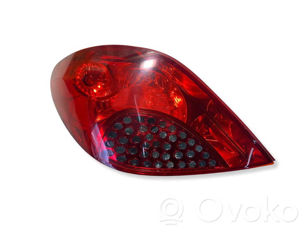 Peugeot 207 Aizmugurējais lukturis virsbūvē 