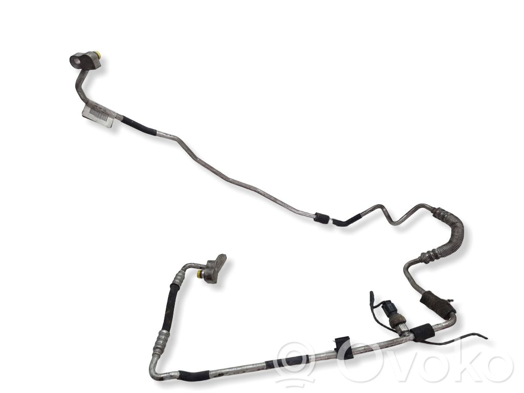 BMW 1 E81 E87 Ilmastointilaitteen putki (A/C) 