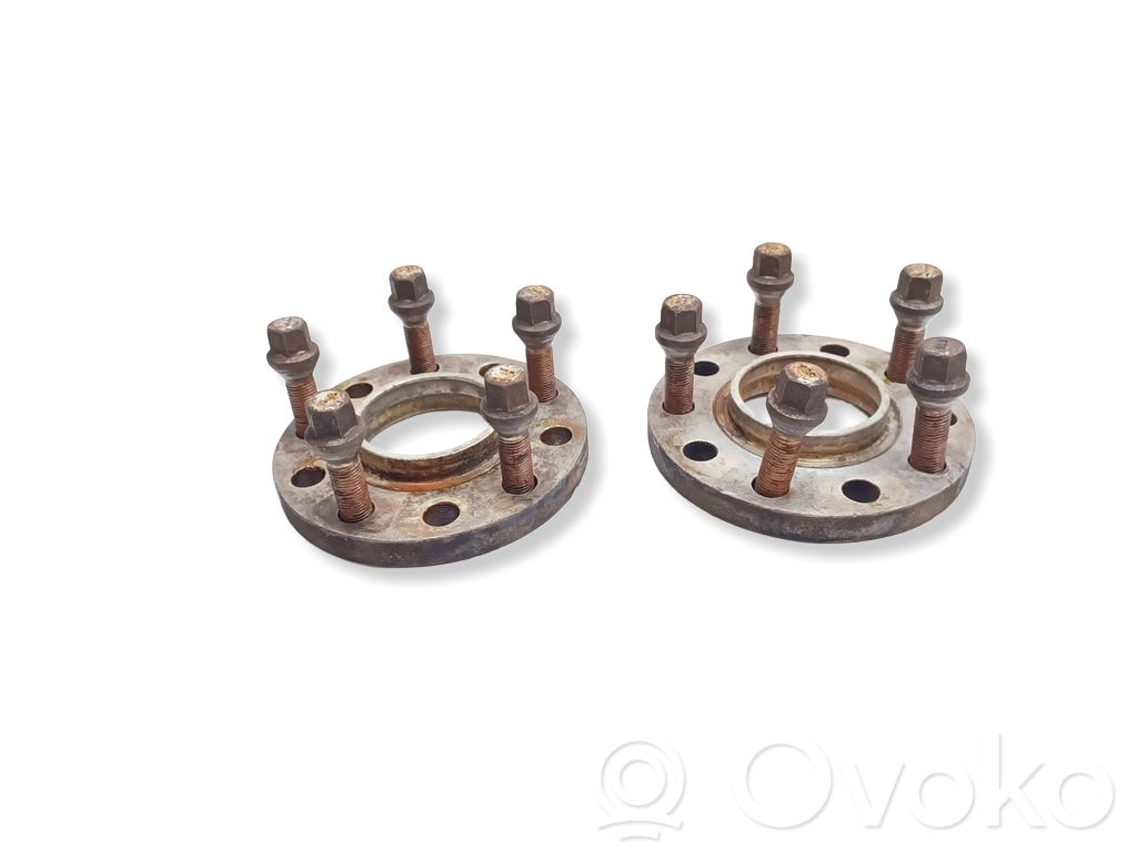 Wheel spacers