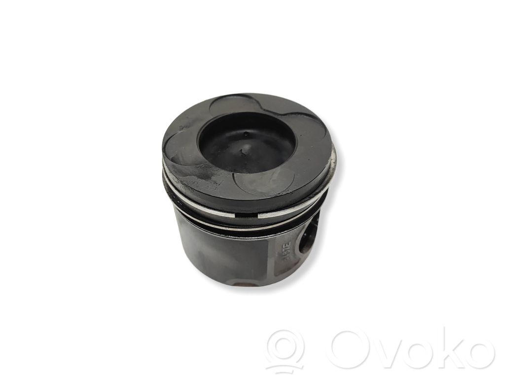 BMW 1 E81 E87 Piston 
