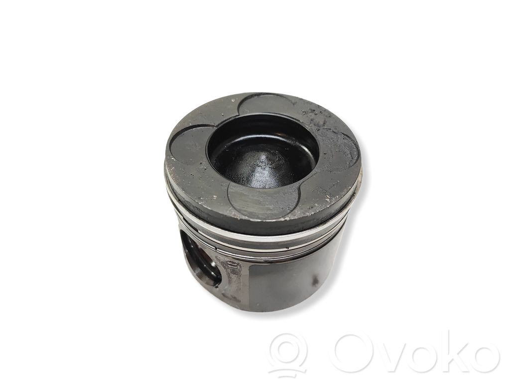 BMW 1 E81 E87 Piston 