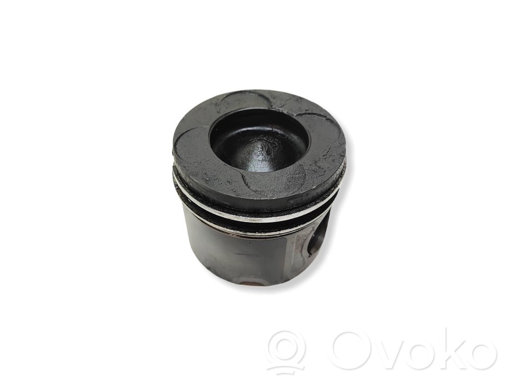 BMW 1 E81 E87 Piston 