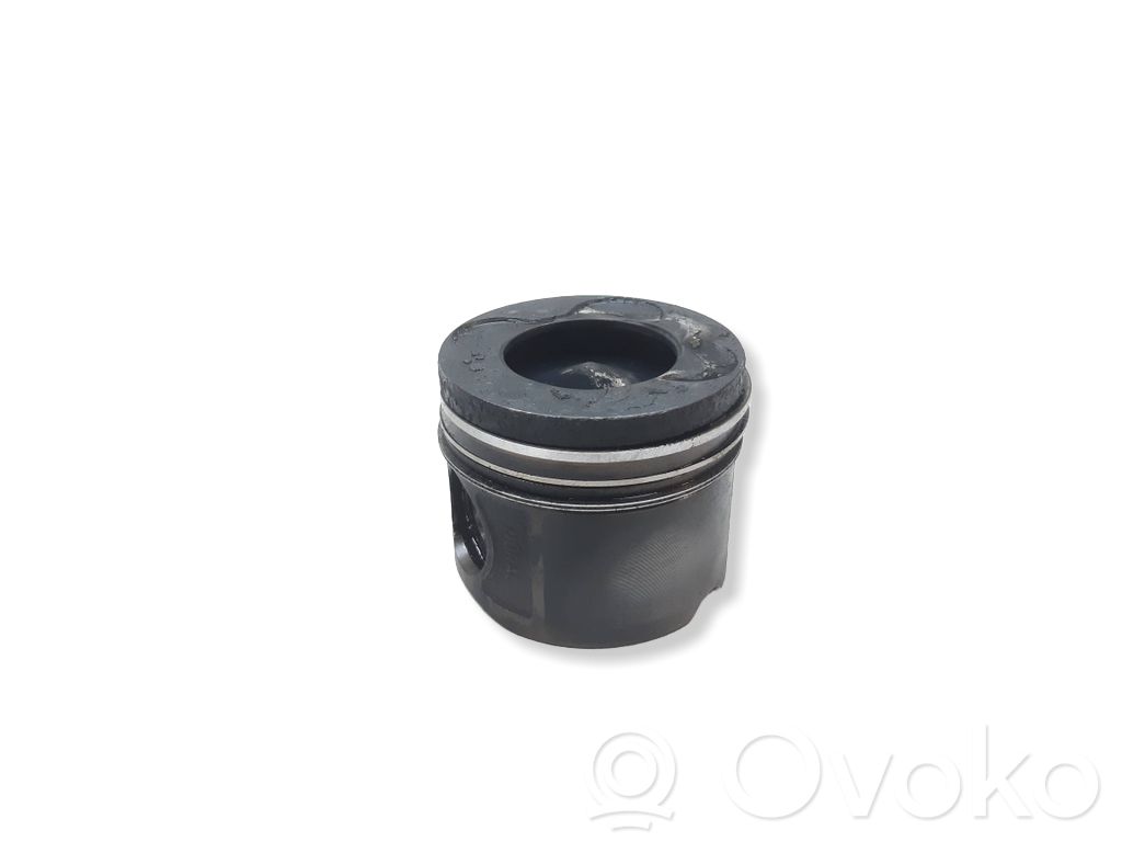 BMW X3 E83 Piston 