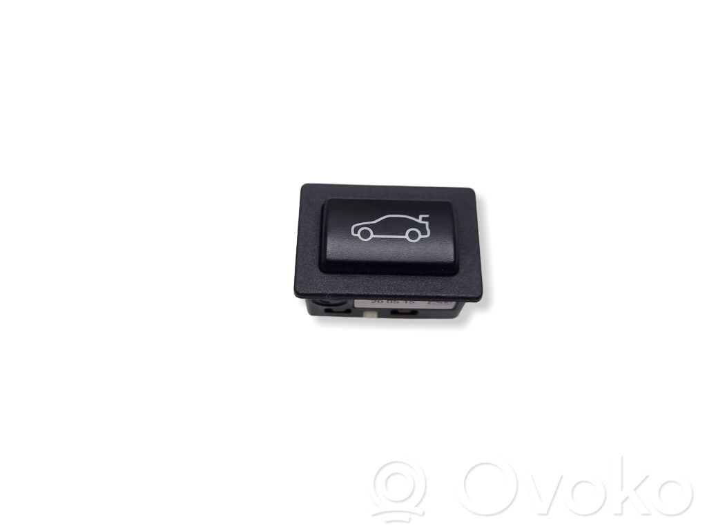 Interruptor para abrir la puerta trasera   9200316