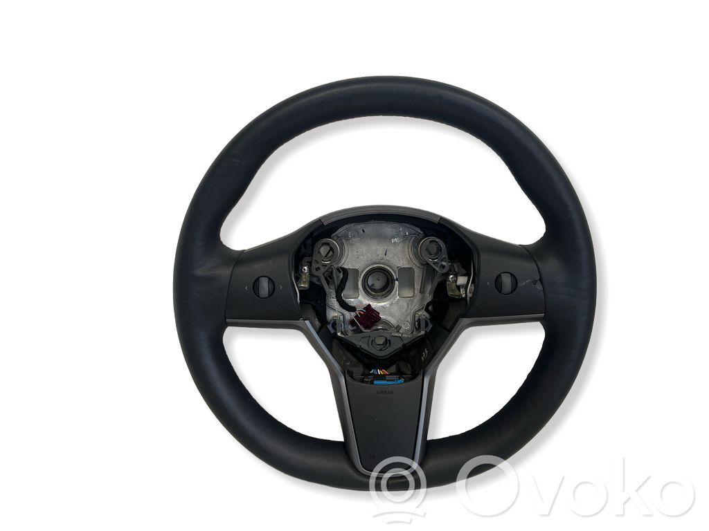 Tesla Model 3 Stūre 