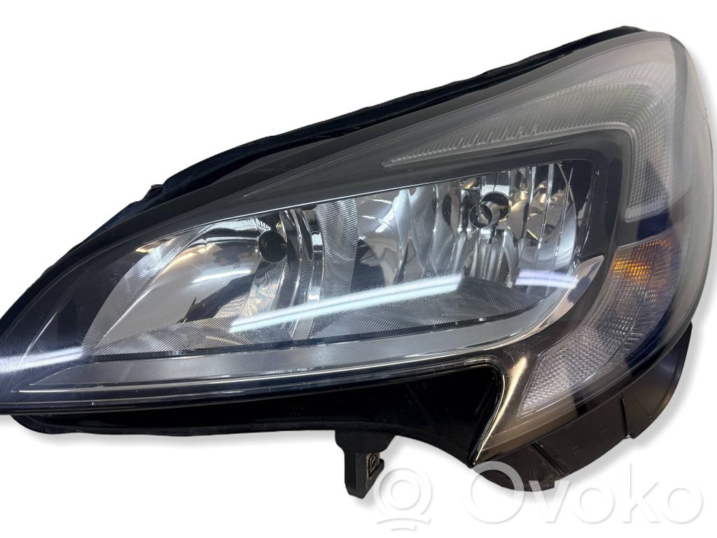 Opel Corsa E Headlight/headlamp 