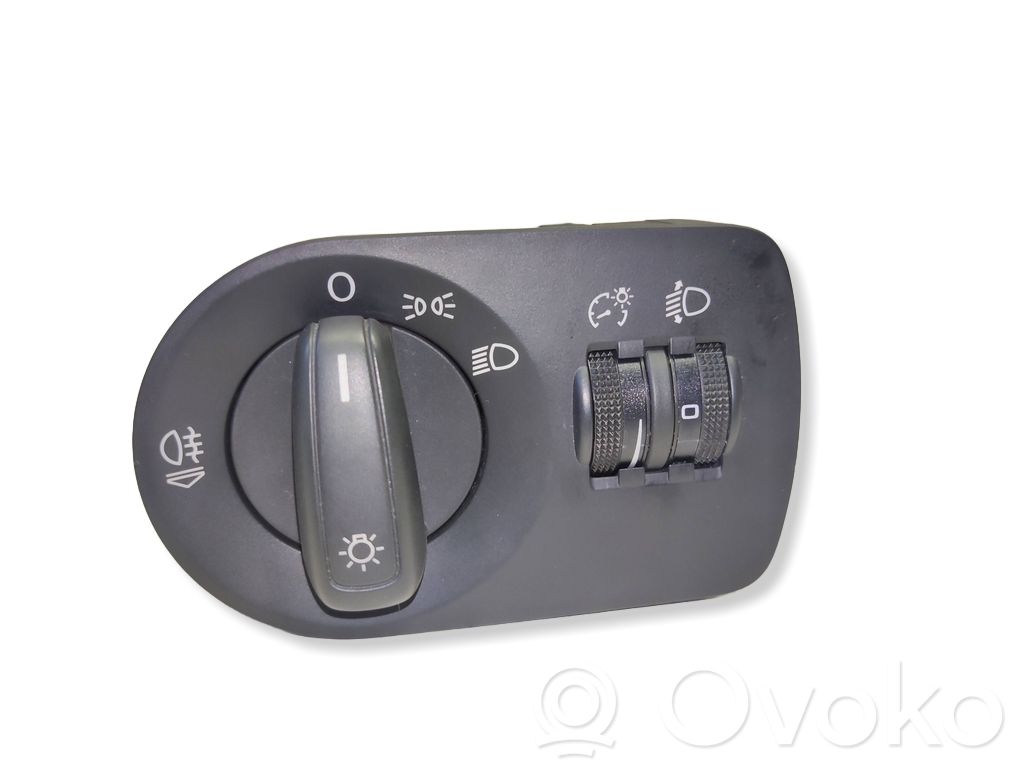 Audi A1 Light switch 