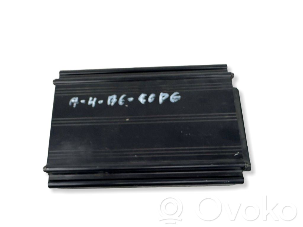 Audi A4 S4 B6 8E 8H Vahvistin 