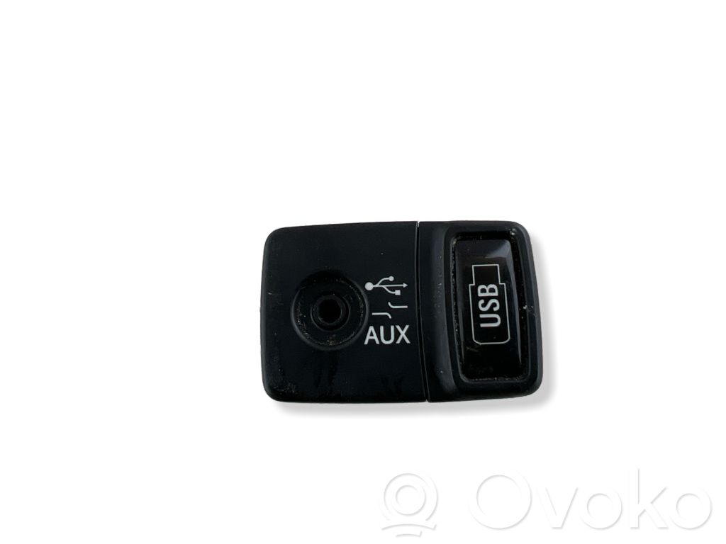Opel Combo D AUX-Anschluss 