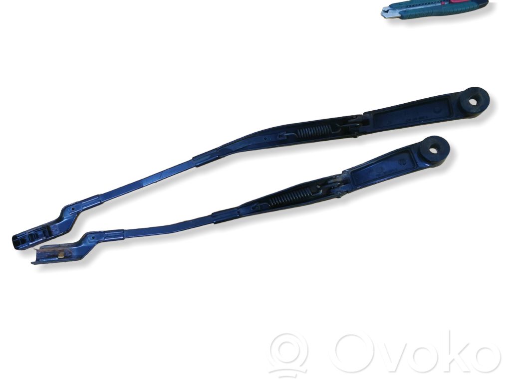 KIA Ceed Front wiper blade arm 