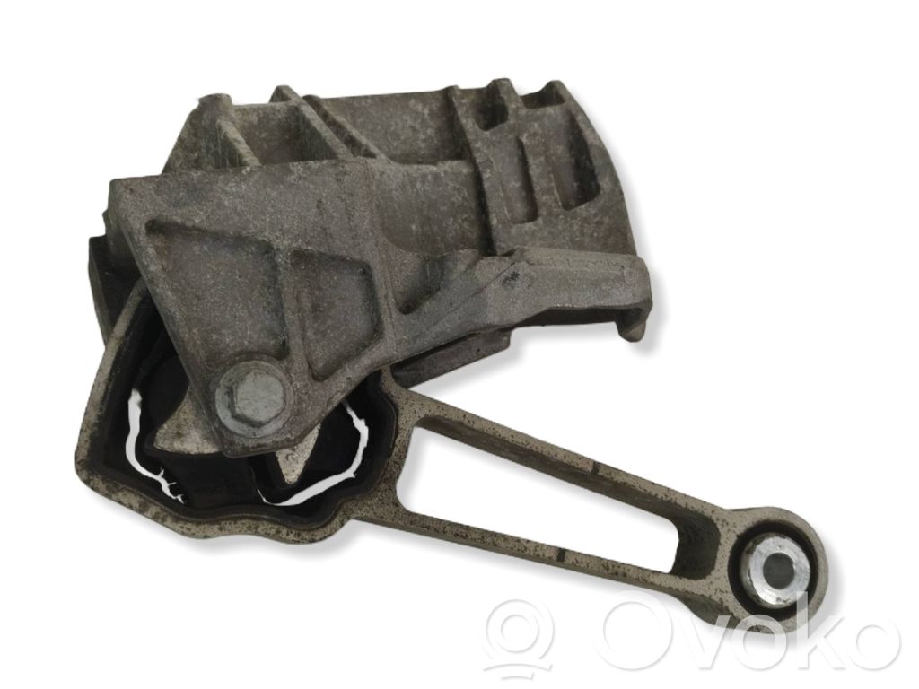 Engine mounting bracket   6G926P082GC,6G926P096DD,30680474
