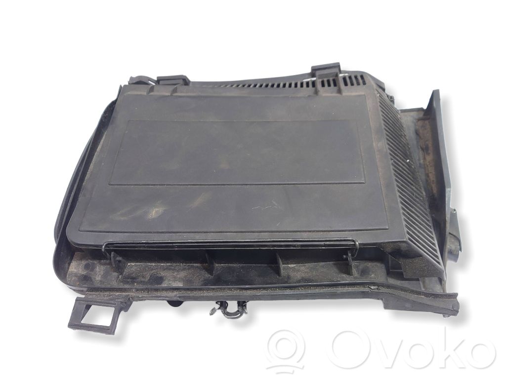 BMW 5 E39 Ilmansuodattimen kotelo 