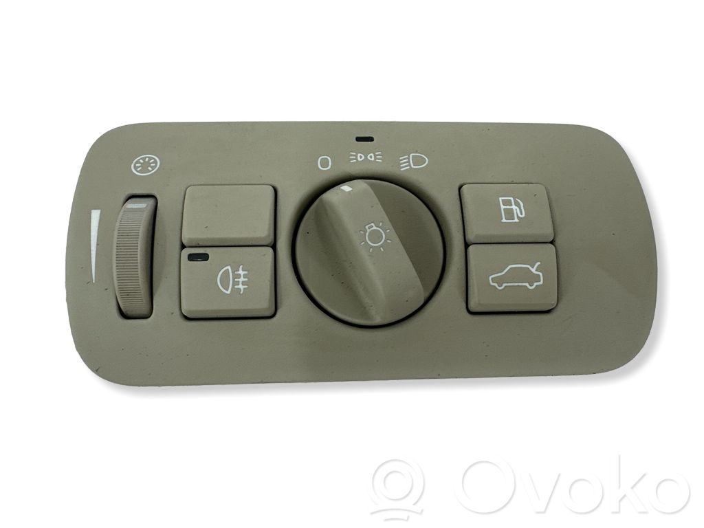 Light switch   30739420,04067333