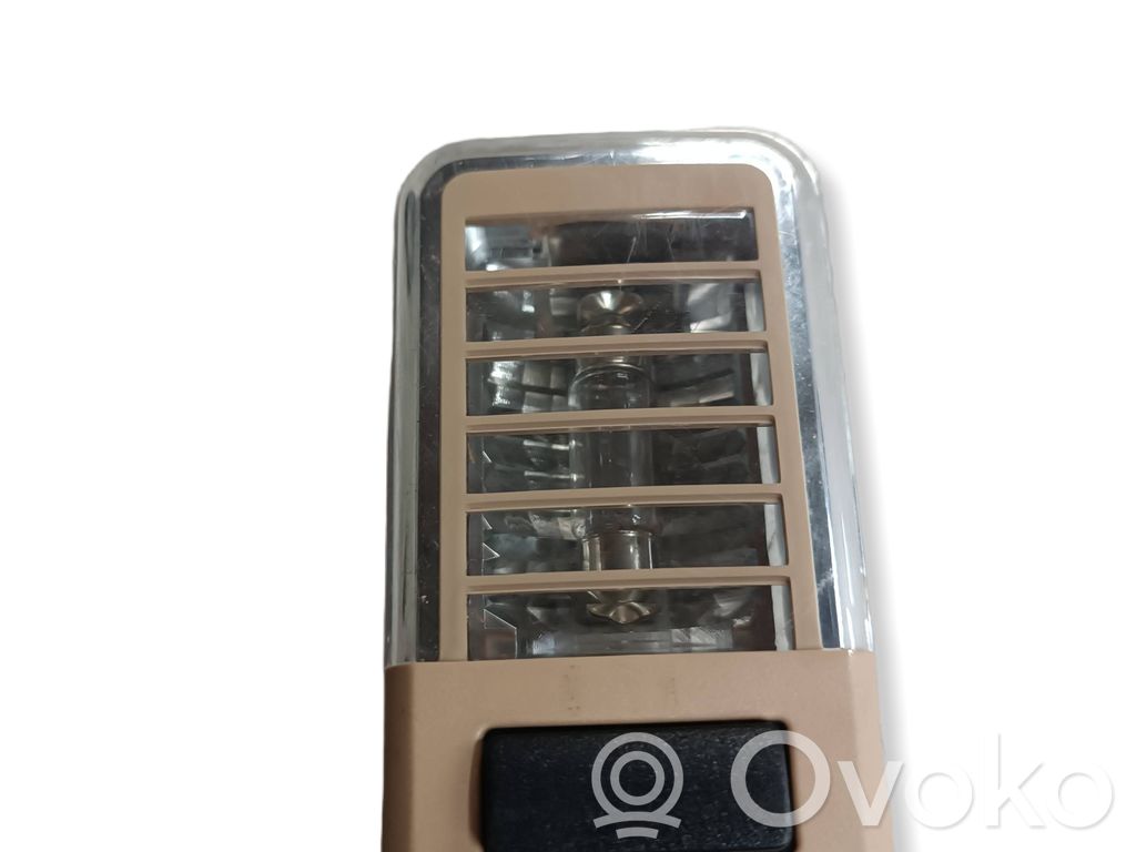Luz del asiento trasero   6948173