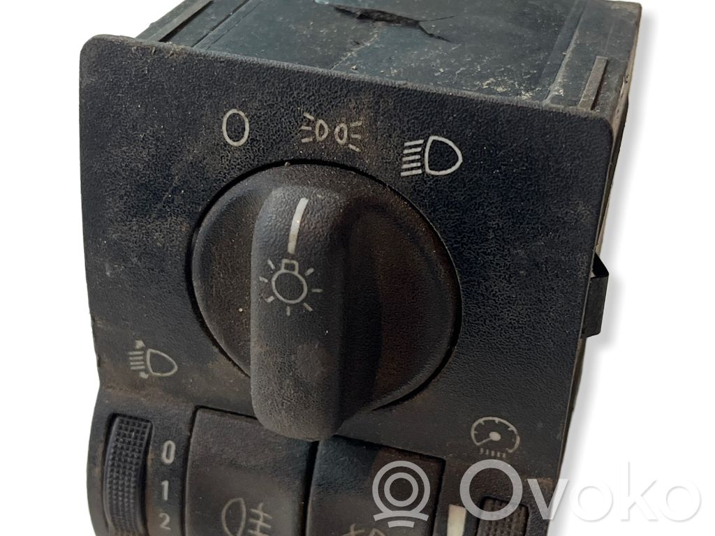 Opel Astra G Light switch 