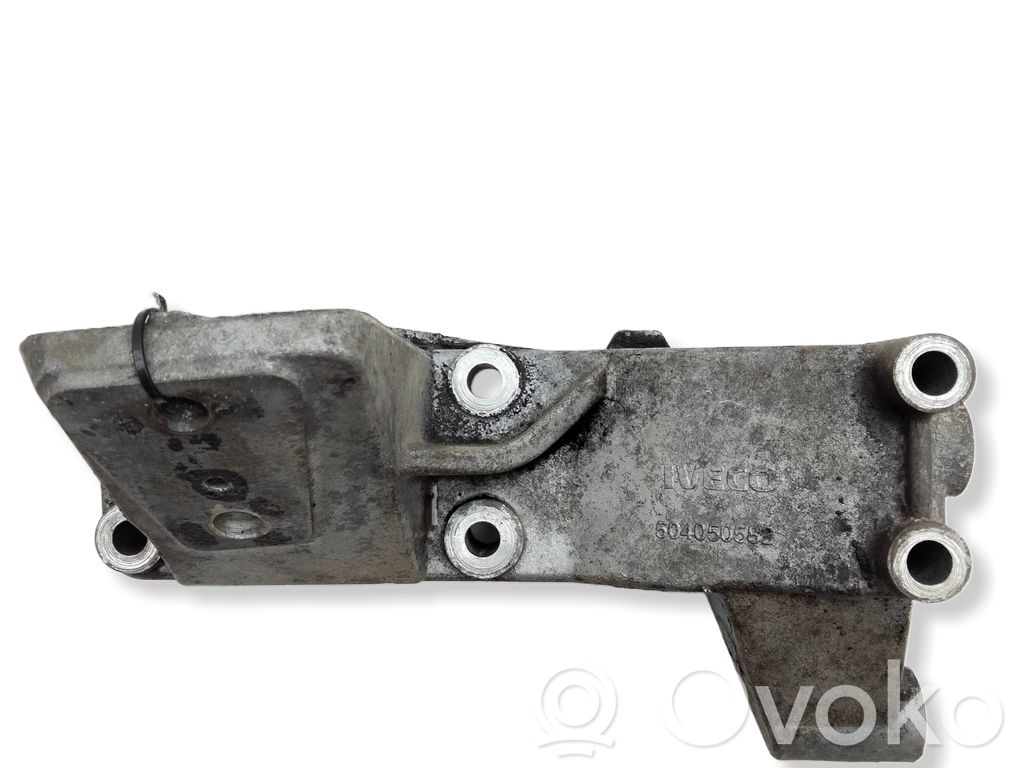 Iveco Daily 4th gen Engine mounting bracket 