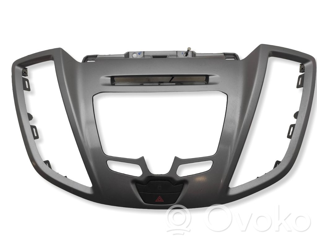 Ford Transit Moldura de la unidad delantera de radio/GPS 