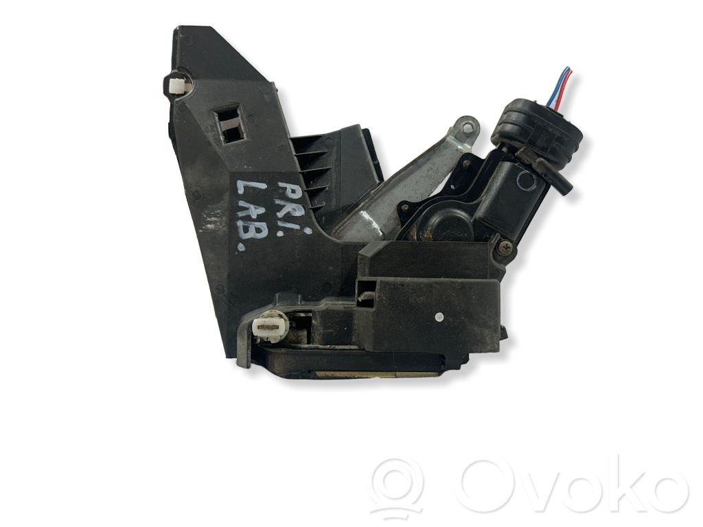 Front door lock   8J08