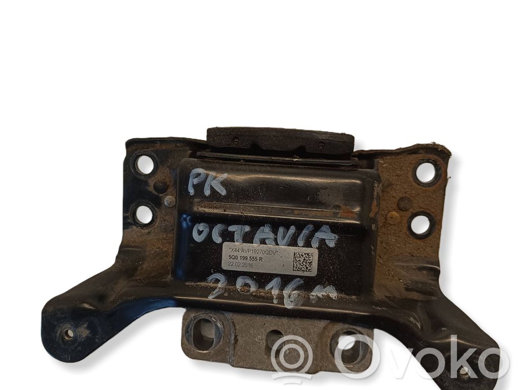 Skoda Octavia Mk3 (5E) Dzinēja spilvens 
