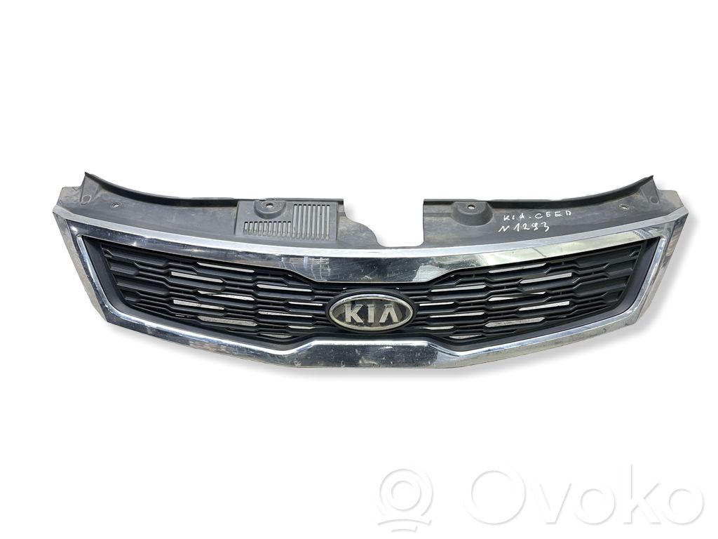 KIA Ceed Rejilla superior del radiador del parachoques delantero 