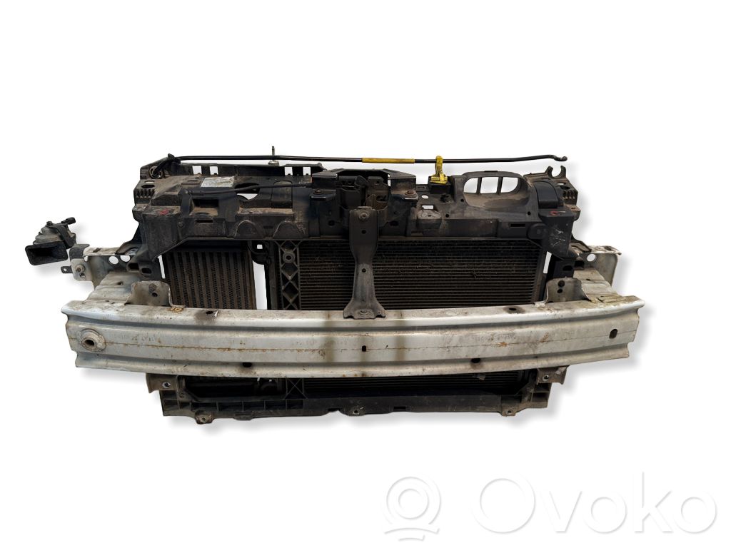 Ford Turneo Courier Radiatorių panelė 