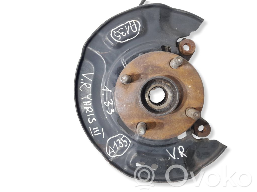 Toyota Yaris Front wheel hub spindle knuckle 