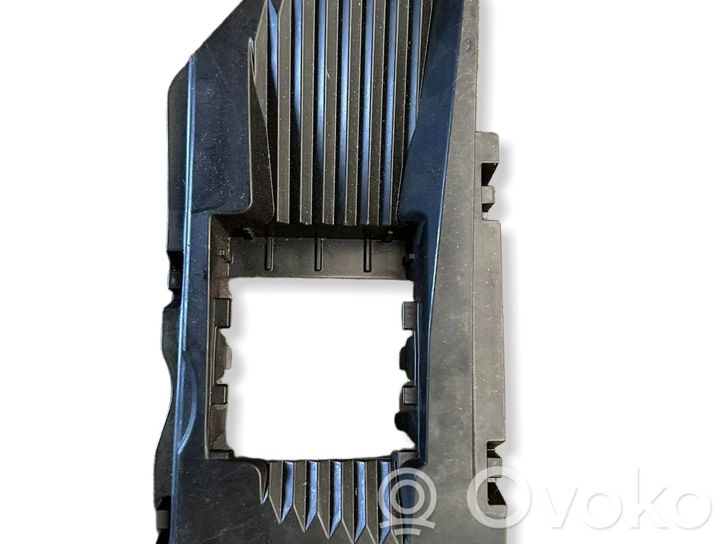 Mercedes-Benz C W206 Soporte del parachoques delantero 