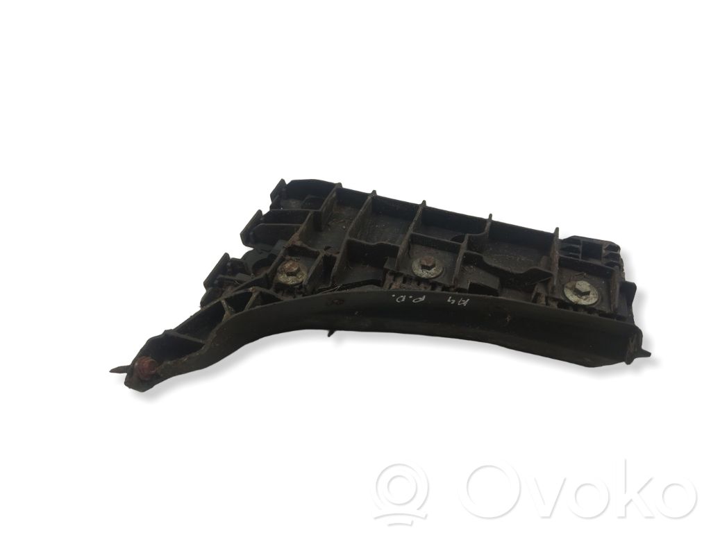 Front bumper mounting bracket   8D0807284