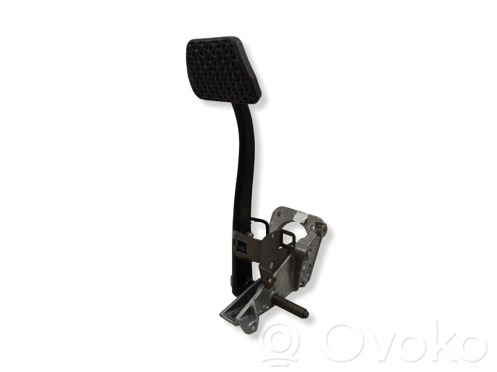 Brake pedal   2229128