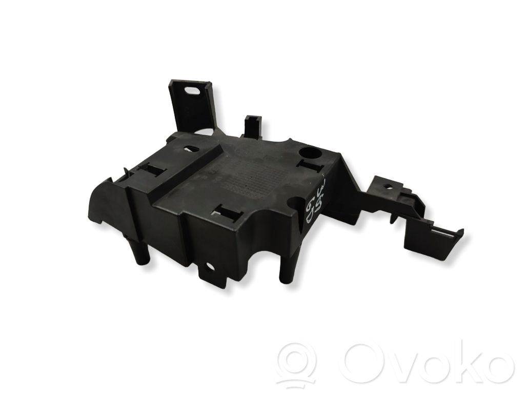 BMW 3 E46 Alte piese compartiment motor 
