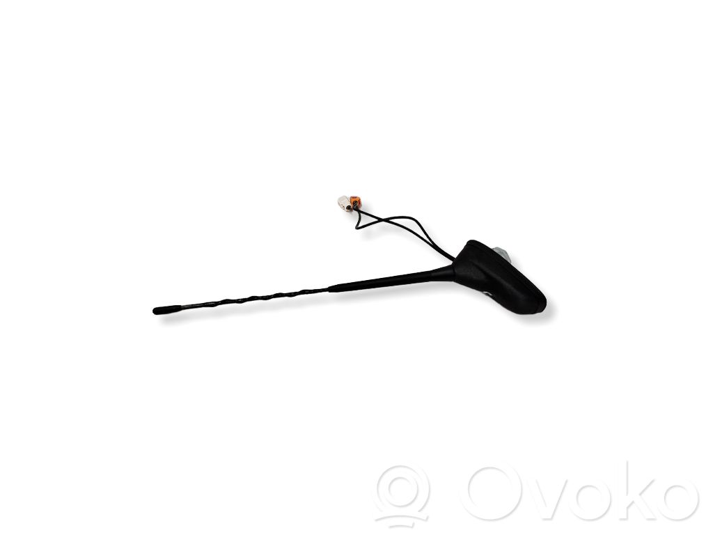 Opel Corsa F GPS-pystyantenni 