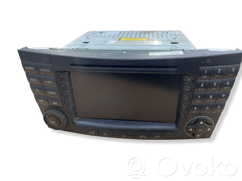 Mercedes-Benz E W211 Panel / Radioodtwarzacz CD/DVD/GPS 