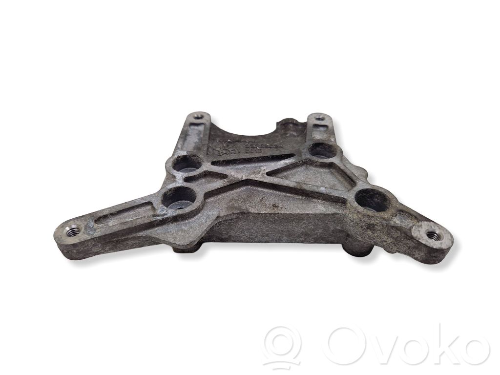 Jeep Renegade Engine mounting bracket 