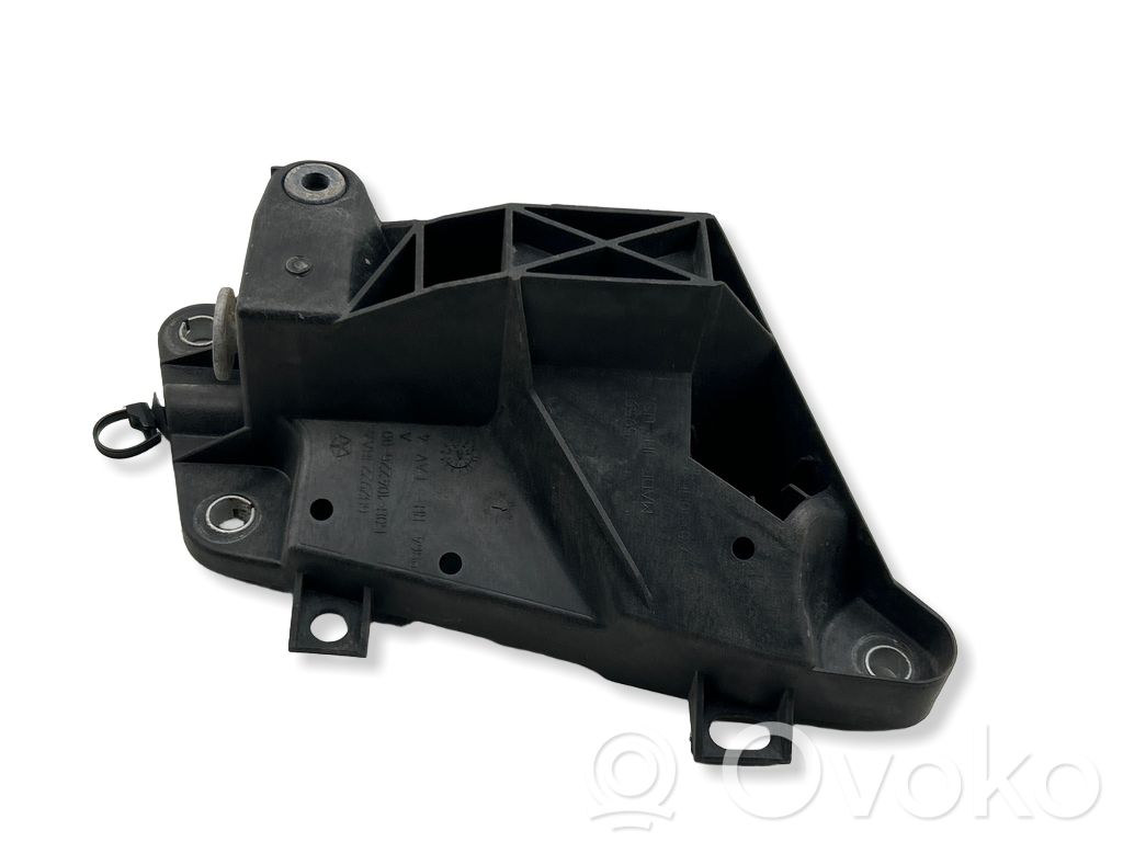 Chrysler Pacifica Radiator mount bracket 