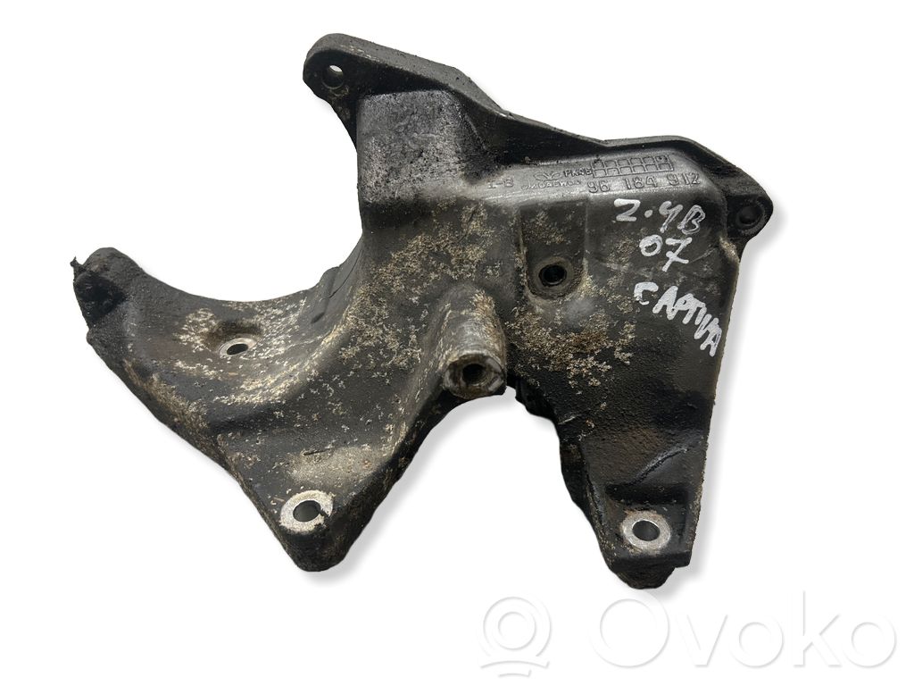 Chevrolet Captiva Engine mounting bracket 