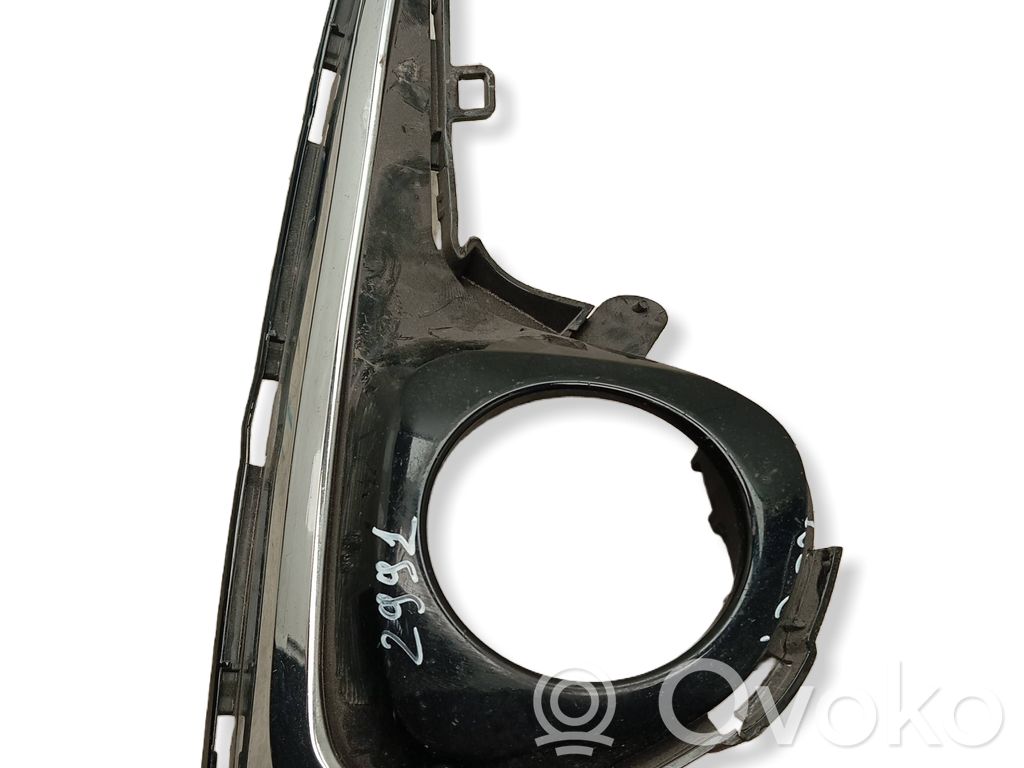 Toyota Yaris Grilă/ornament proiector ceață față 